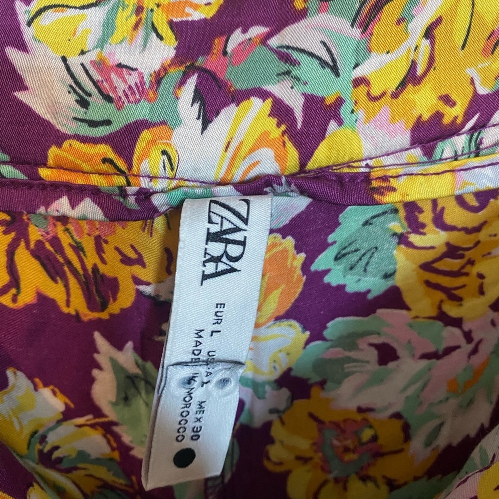 Zara Bermuda Shorts Floral Satin Feel Pleated Side Pockets Purple Yellow Size L - Picture 5 of 9